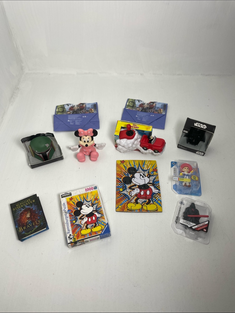 Zuru Mini Brands Disney Star Wars Avengers